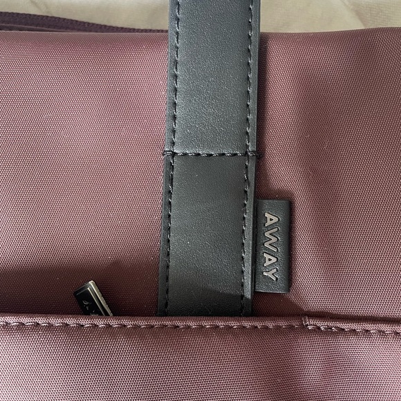 *Brand New* Away Burgundy The Everywhere Travel Bag Sleek Minimalist Design - Picture 2 of 10